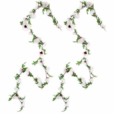2x stuks bloemen slinger 180 cm met creme/roze klaprozen bloemen