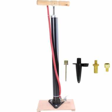 Zwarte fietspomp staand met houten handvat inclusief 4-delige nippelset