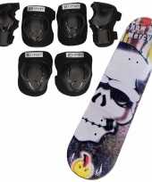 Set van skateboard 81 cm met doodskop print en valbescherming maat s 4 tot 5 jaar